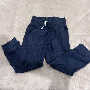 Lululemon Ready to Rulu high rise ⅞ joggers dark blue print size 4